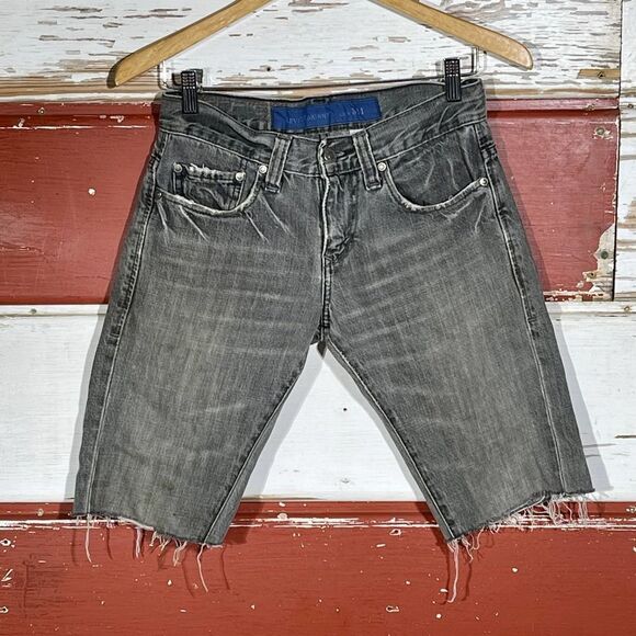 29w Y2K Levi’s 511 Hong‎ Kong Cutoffs - Picture 3 of 12